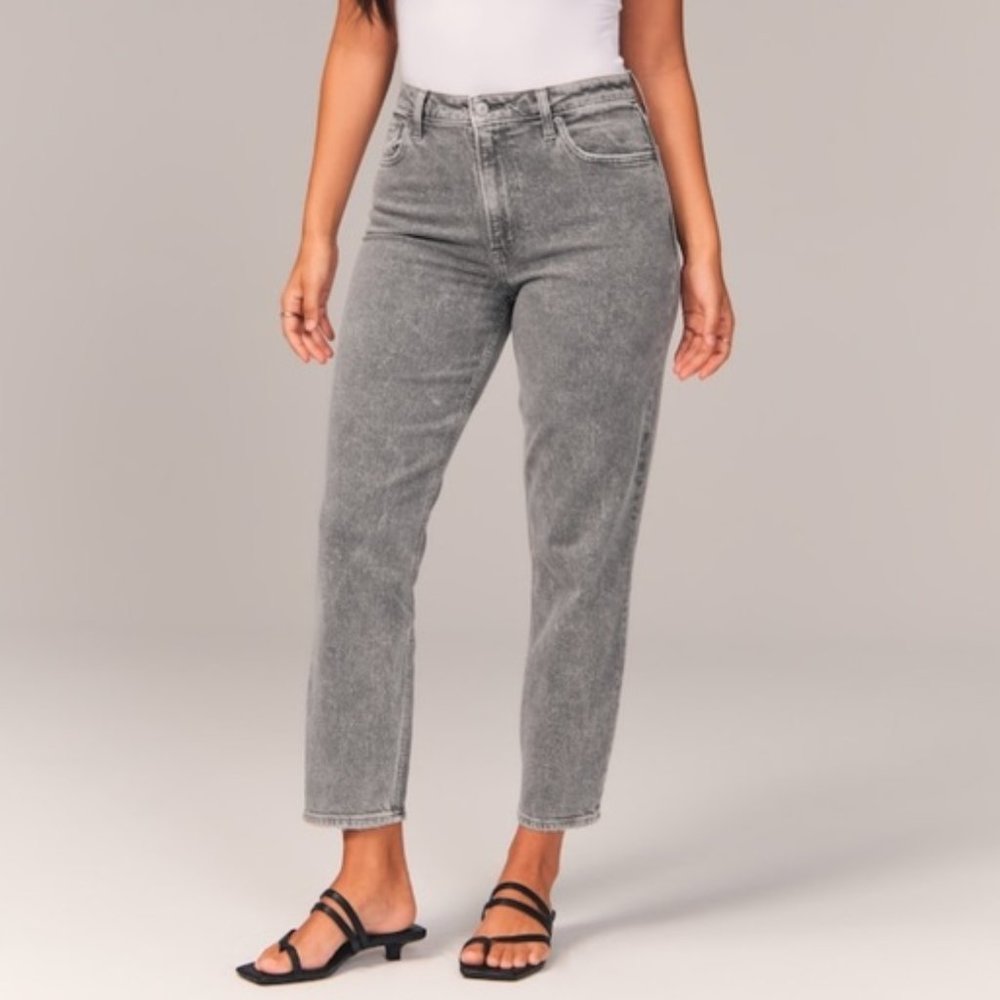 Abercrombie & Fitch High Rise Mom Jeans in Light Grey Wash NWOT